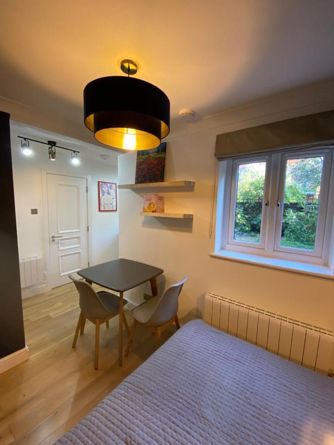 Stylish 1-Bed Studio London Bagian luar foto