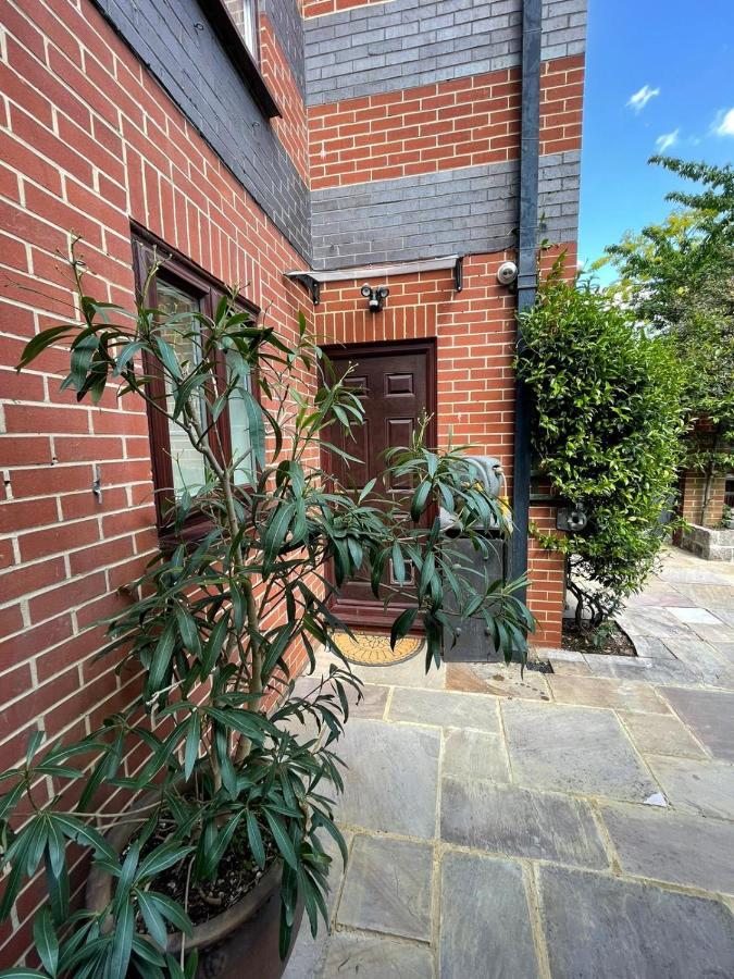 Stylish 1-Bed Studio London Bagian luar foto